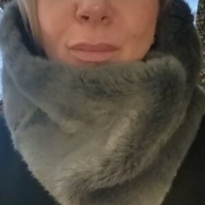 LOFT Soft Gray Faux Fur Wrap